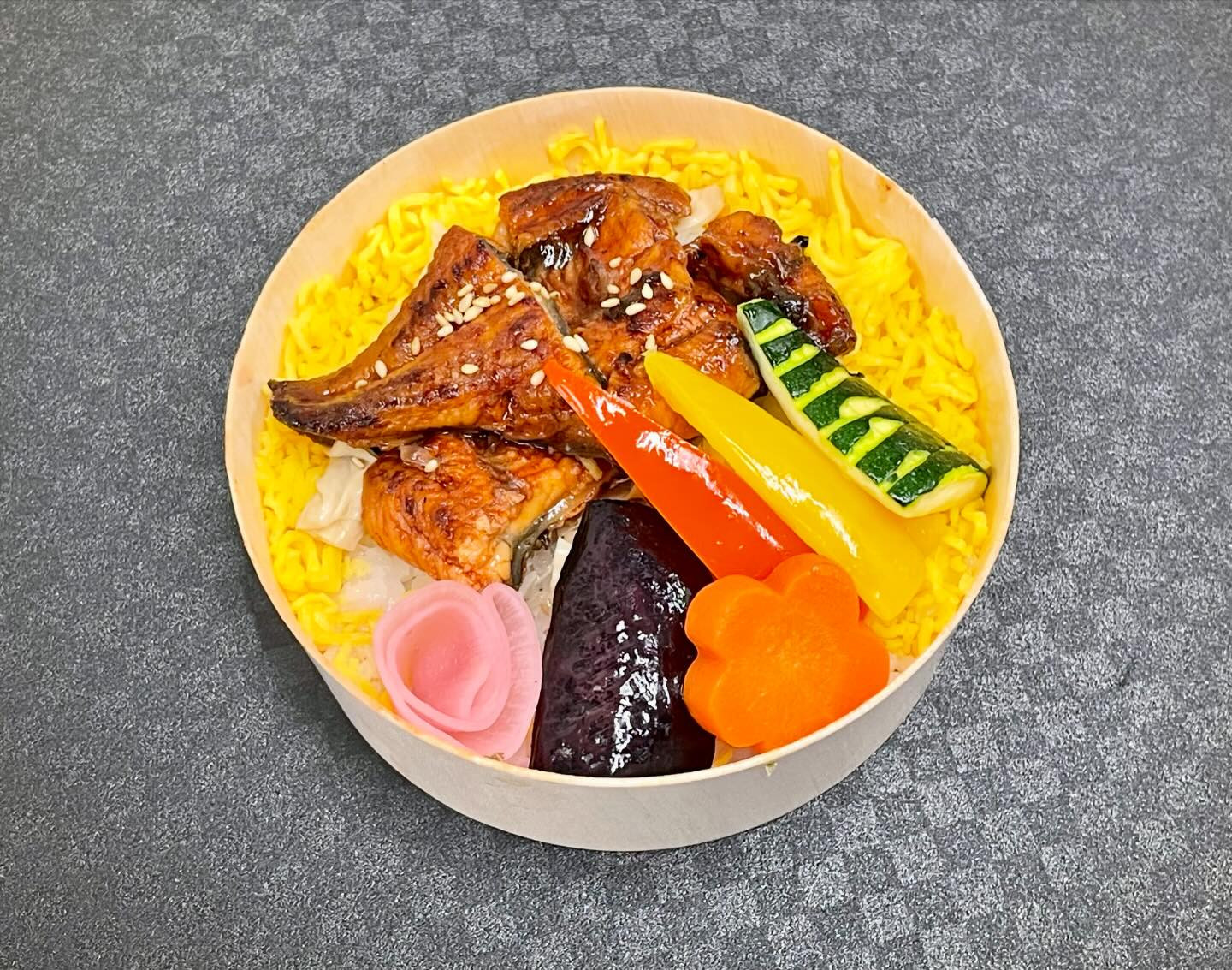 夏にピッタリ、「鰻と湯葉のひつまぶし」。